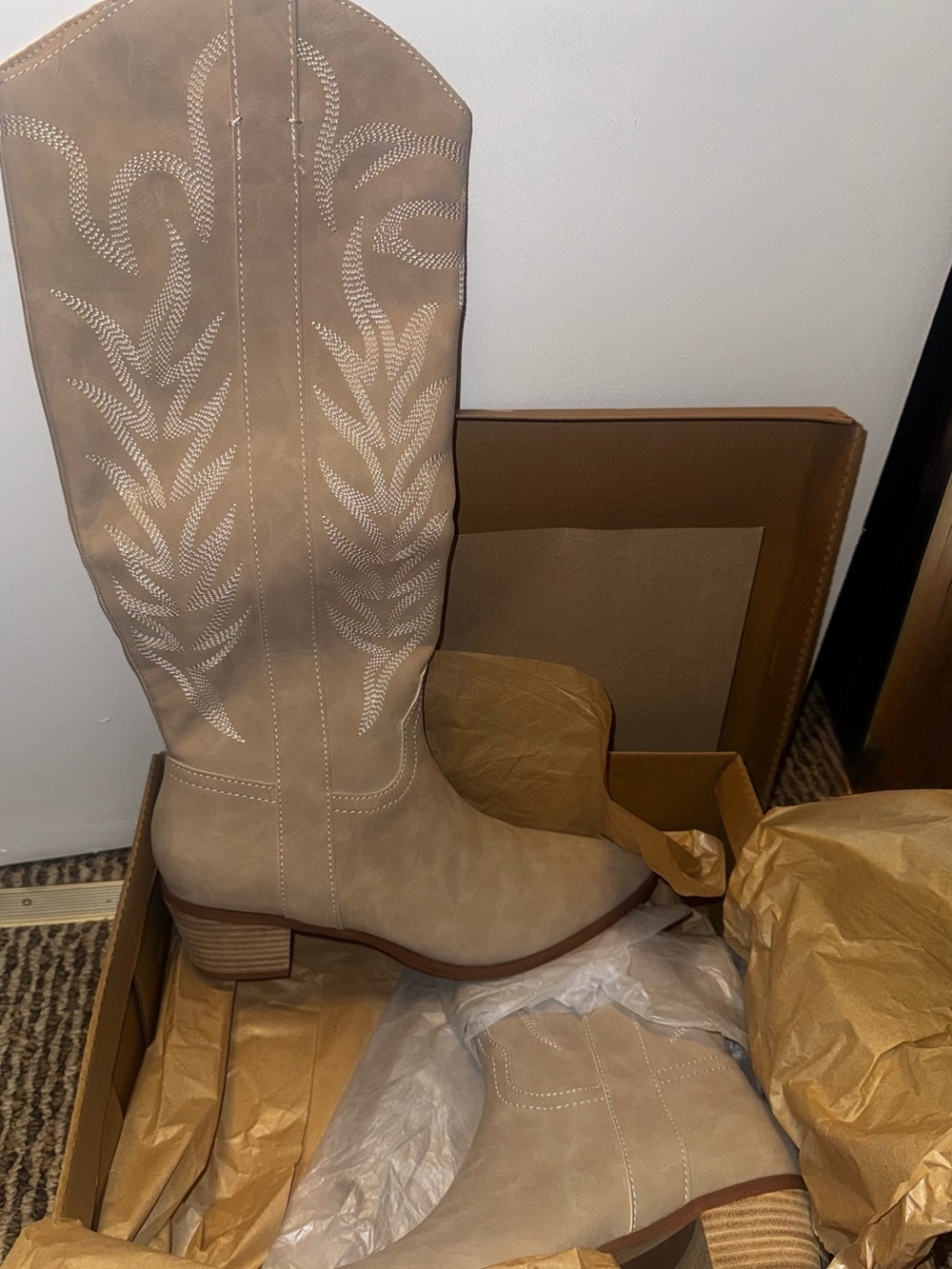 Brand New Mi.iM Willows Western Knee-High Boots. Size 9.